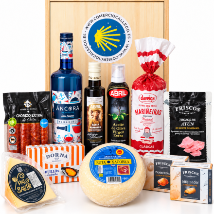 Cesta Gourmet Gallega de Navidad Pequeña con 10 Productos en Caja de Madera